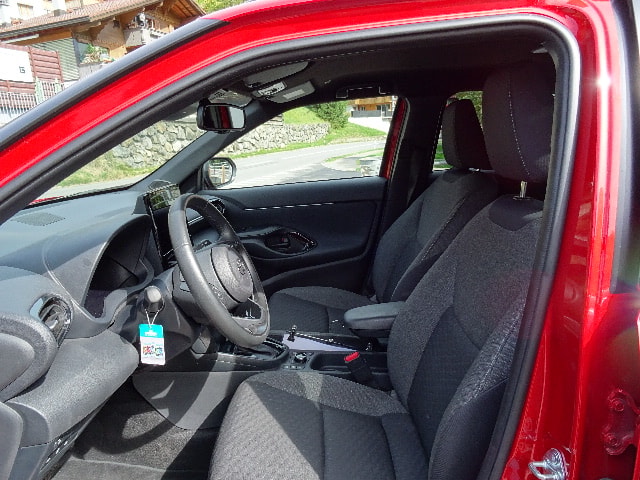 TOYOTA Yaris Cross 1.5 VVT-i HSD Trend AWD-i-image-6