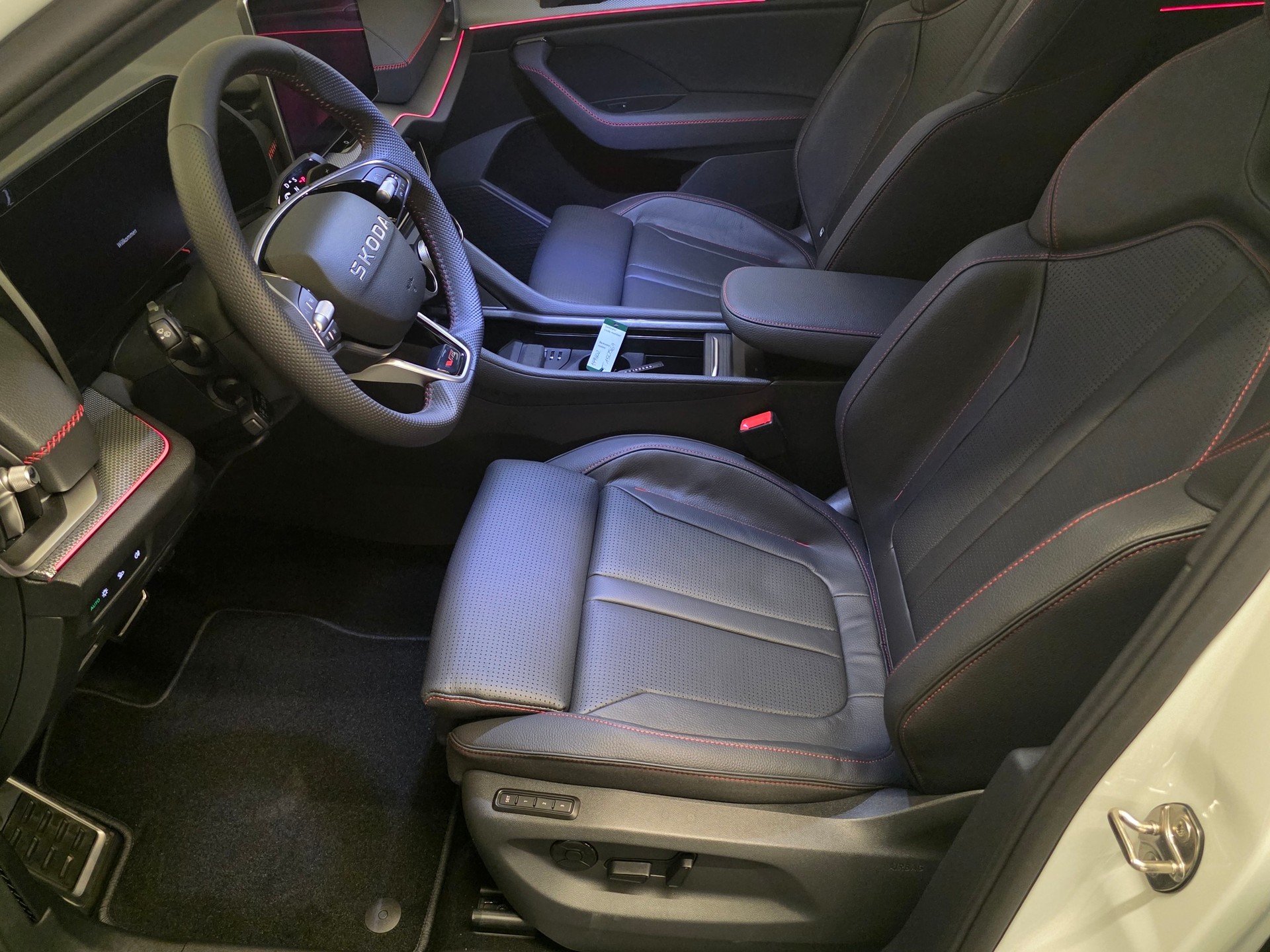 SKODA Kodiaq 2.0 TSI RS 4x4-image-12