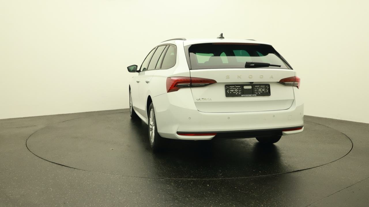 SKODA Octavia Combi 2.0 TDI DSG Selection-image-3