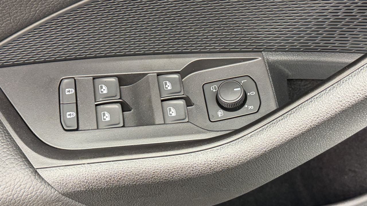 SKODA Octavia Combi 2.0 TDI DSG Selection-image-8