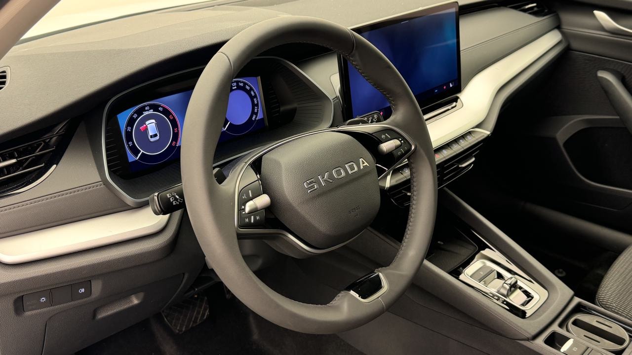SKODA Octavia Combi 2.0 TDI DSG Selection-image-6