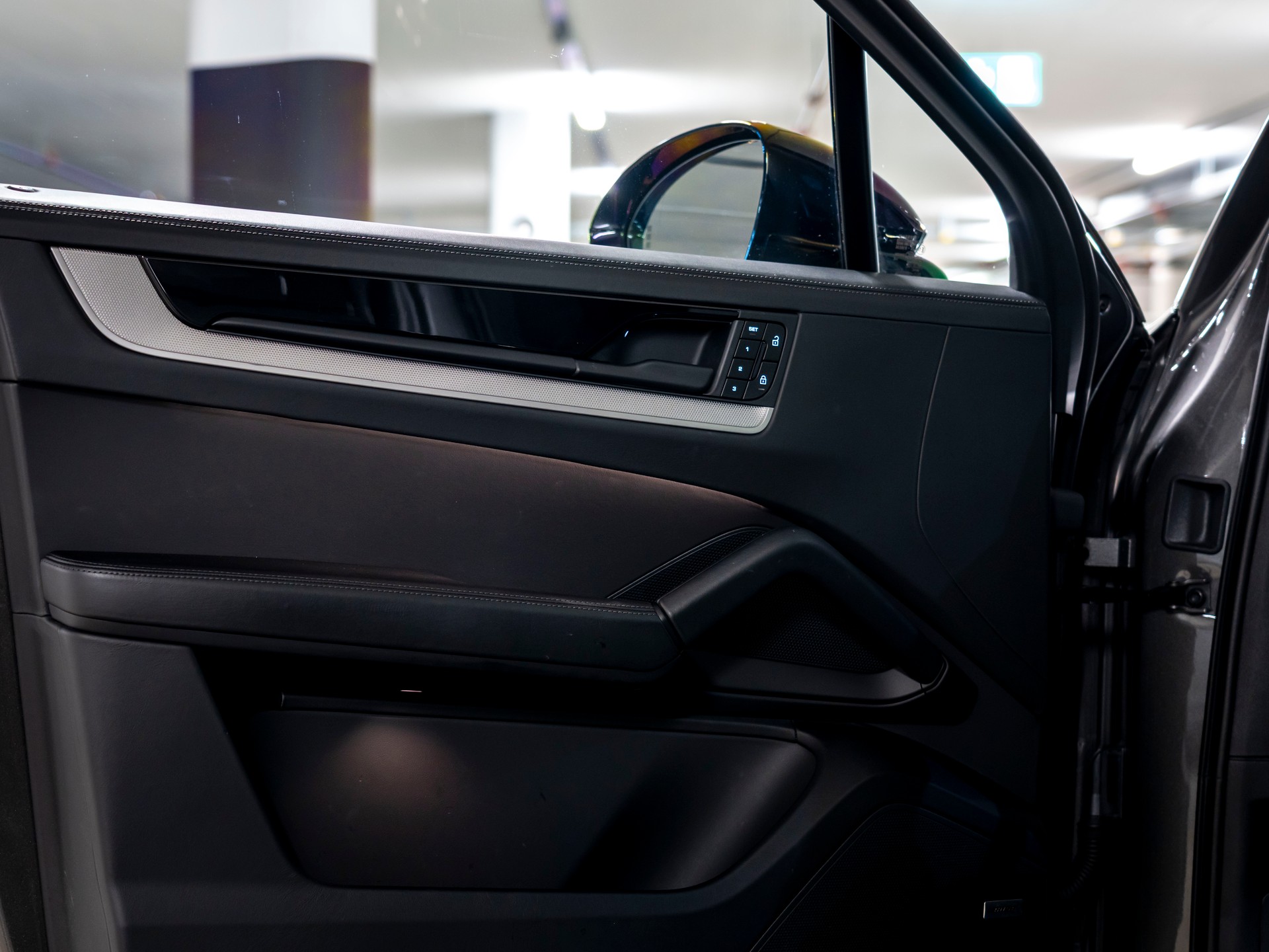 PORSCHE Cayenne E-Hybrid Tiptronic-image-20