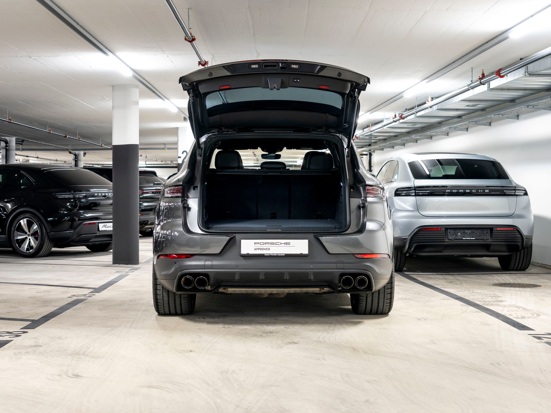 PORSCHE Cayenne E-Hybrid Tiptronic-image-9