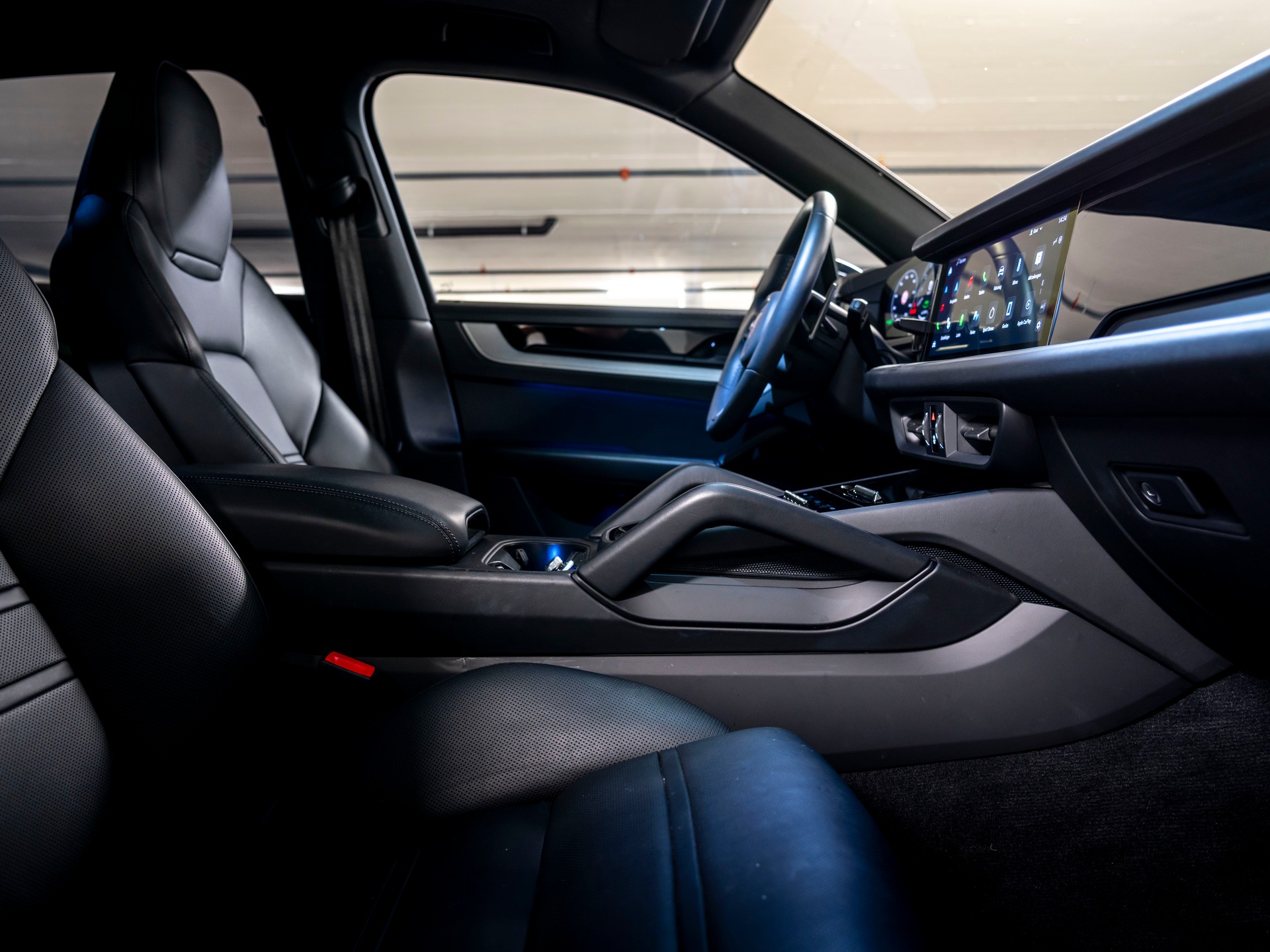 PORSCHE Cayenne E-Hybrid Tiptronic-image-24