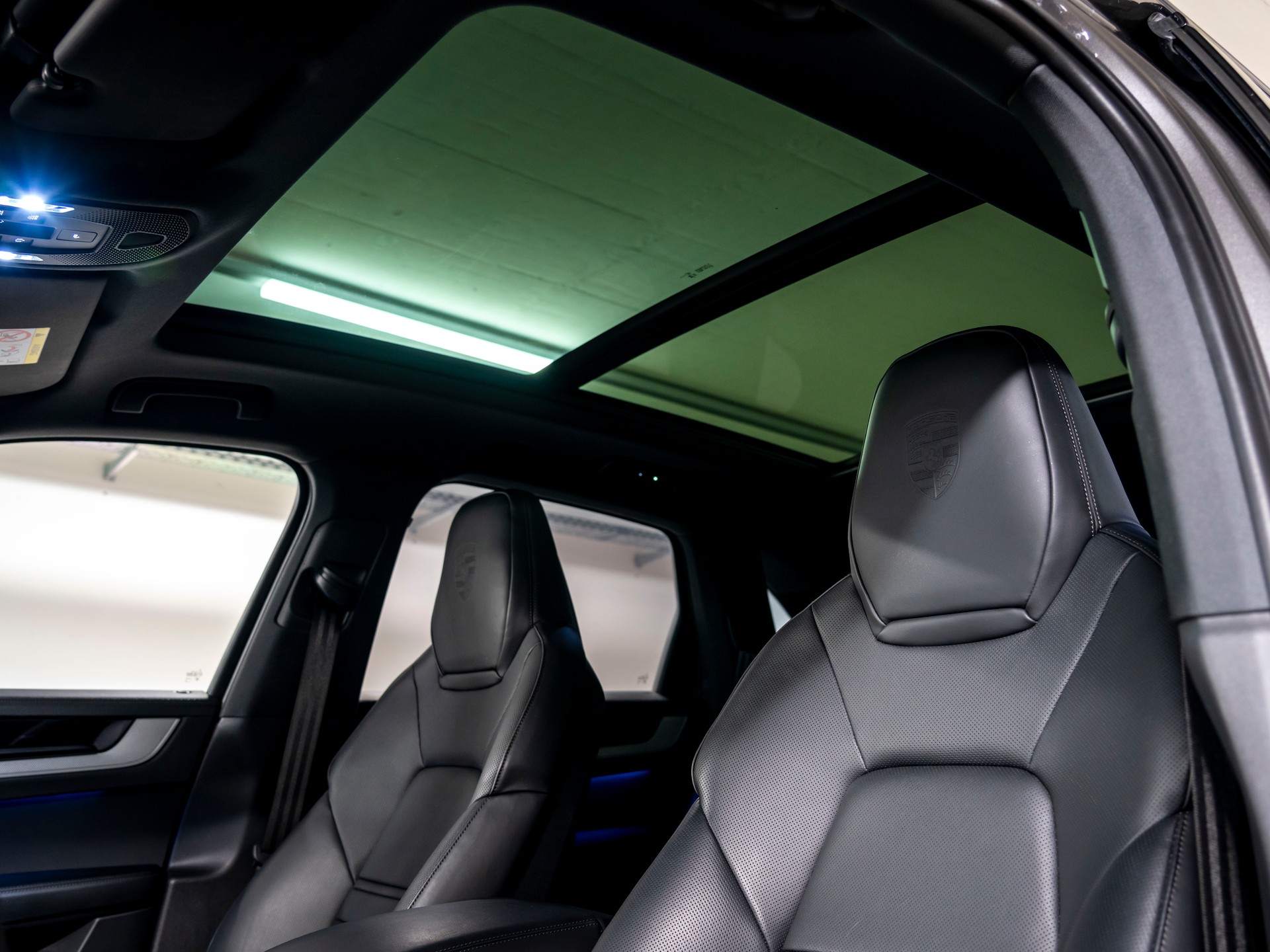 PORSCHE Cayenne E-Hybrid Tiptronic-image-16