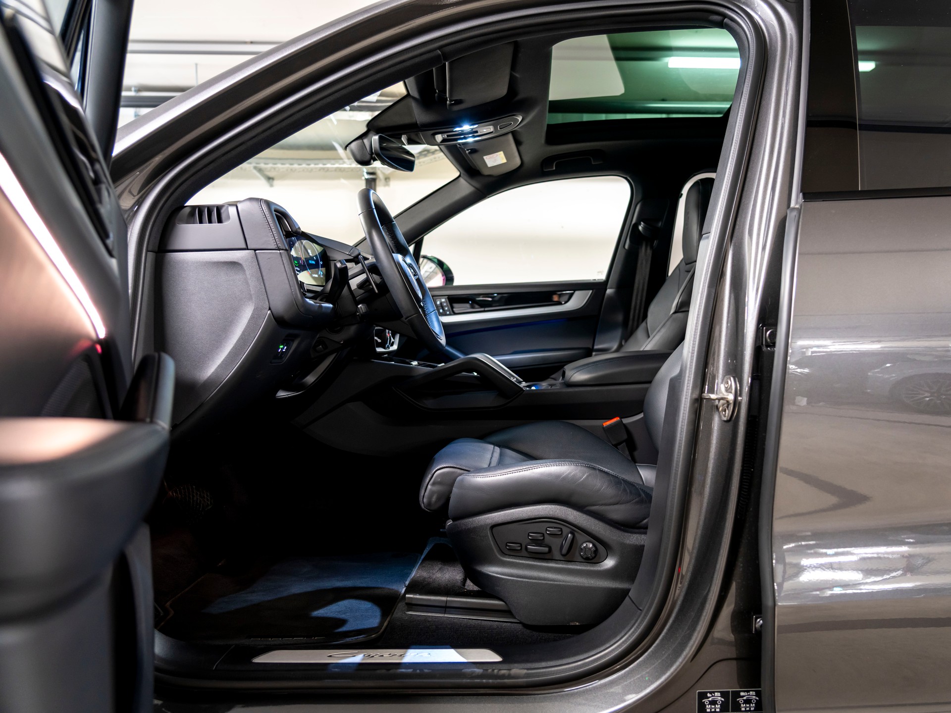 PORSCHE Cayenne E-Hybrid Tiptronic-image-18