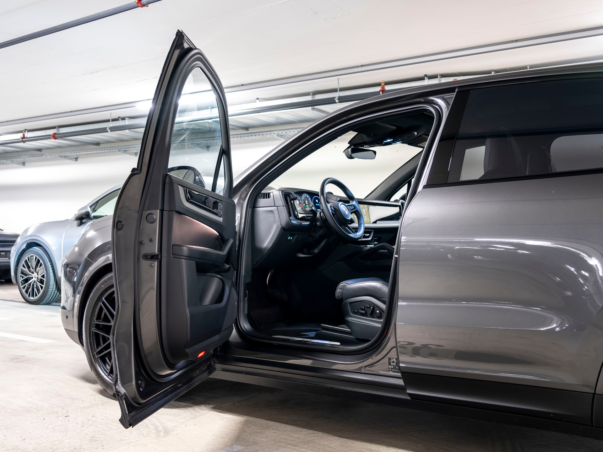 PORSCHE Cayenne E-Hybrid Tiptronic-image-12