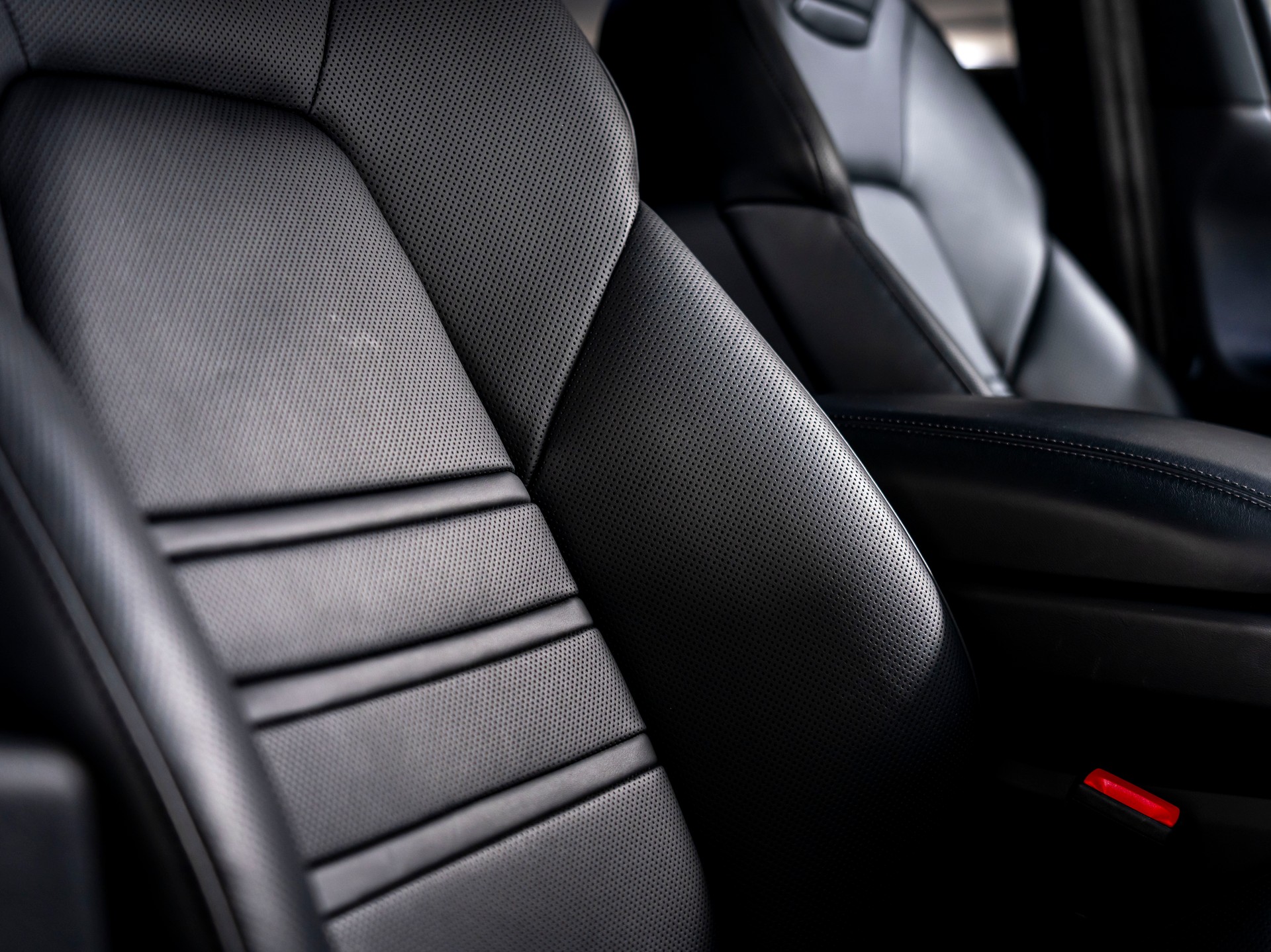 PORSCHE Cayenne E-Hybrid Tiptronic-image-25