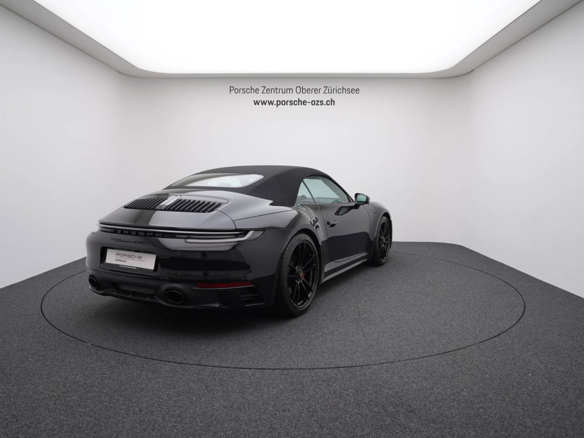 PORSCHE 911 Carrera 4 GTS Cabriolet-image-6