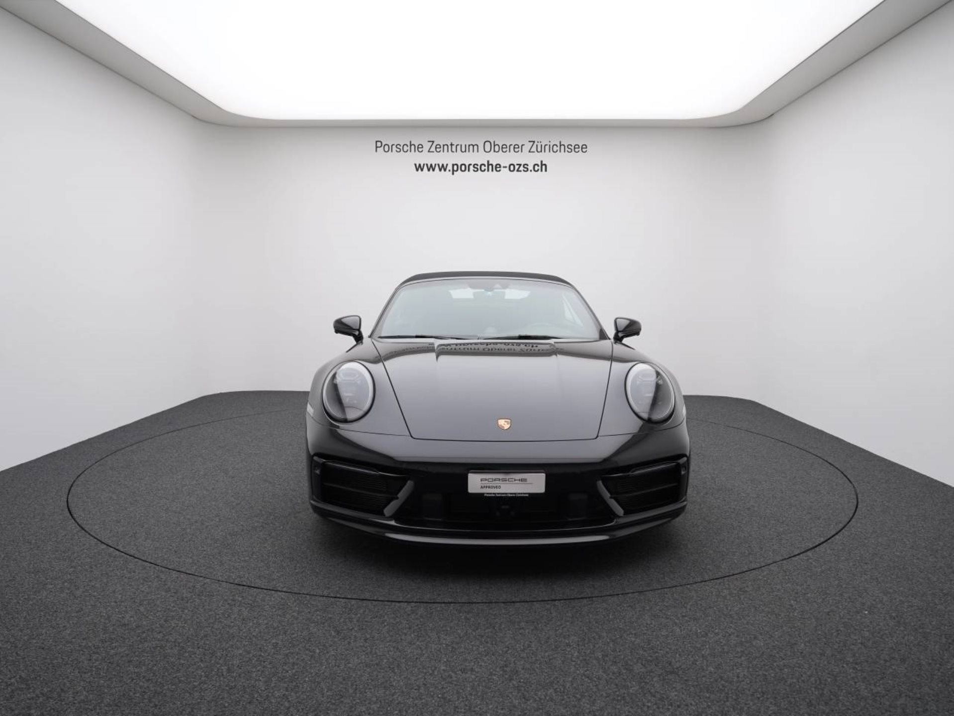PORSCHE 911 Carrera 4 GTS Cabriolet-image-9