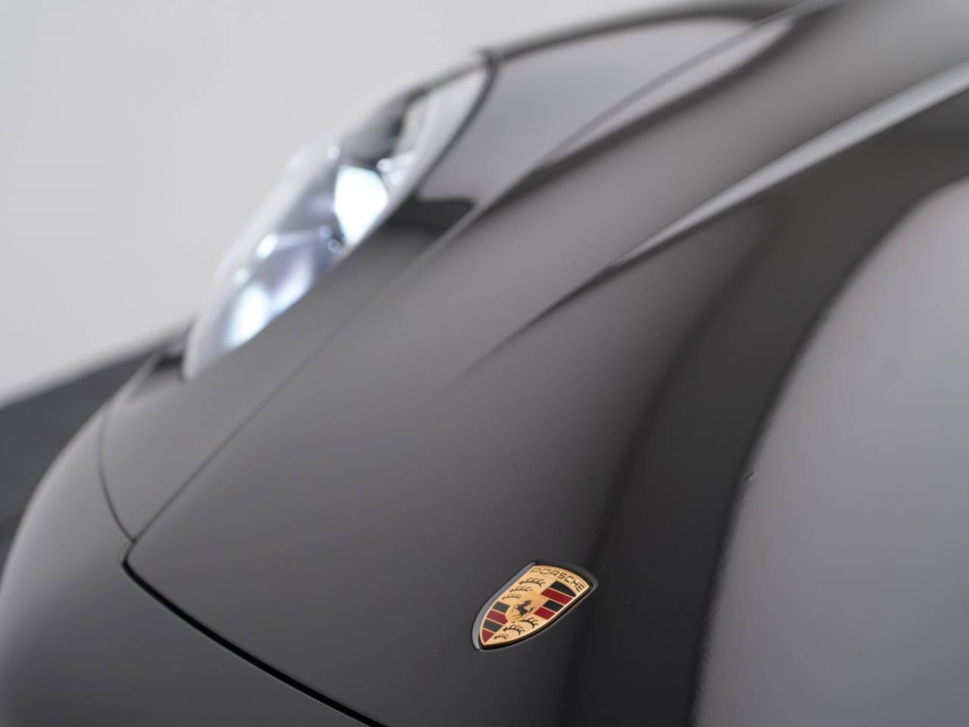 PORSCHE 911 Carrera 4 GTS Cabriolet-image-11
