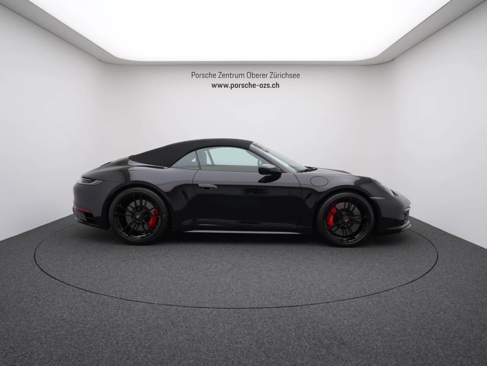 PORSCHE 911 Carrera 4 GTS Cabriolet-image-7