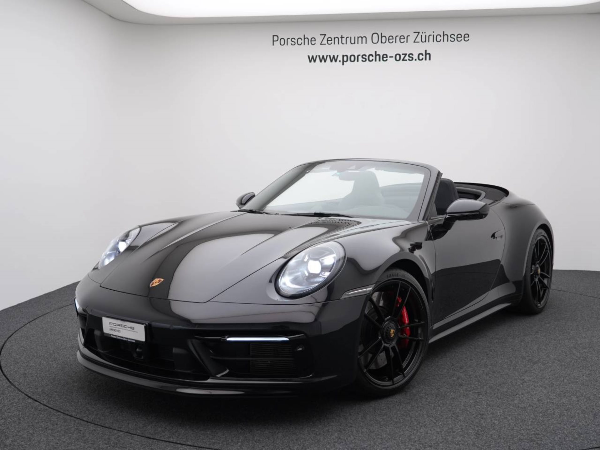 PORSCHE 911 Carrera 4 GTS Cabriolet-image-0
