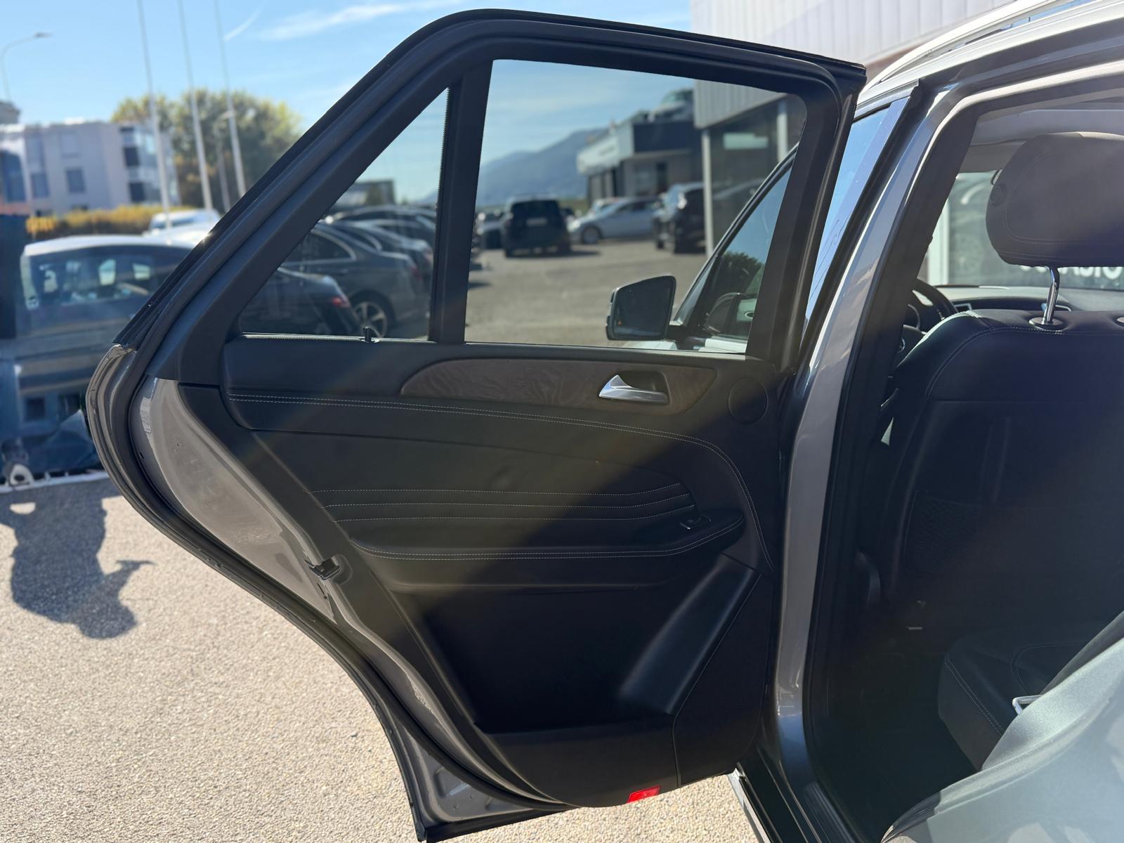 MERCEDES-BENZ ML 350 BlueTec 4Matic 7G-Tronic-image-11