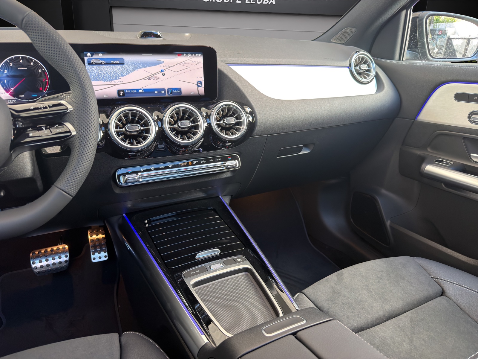 MERCEDES-BENZ GLA 200 Night Star 7G-DCT-image-12