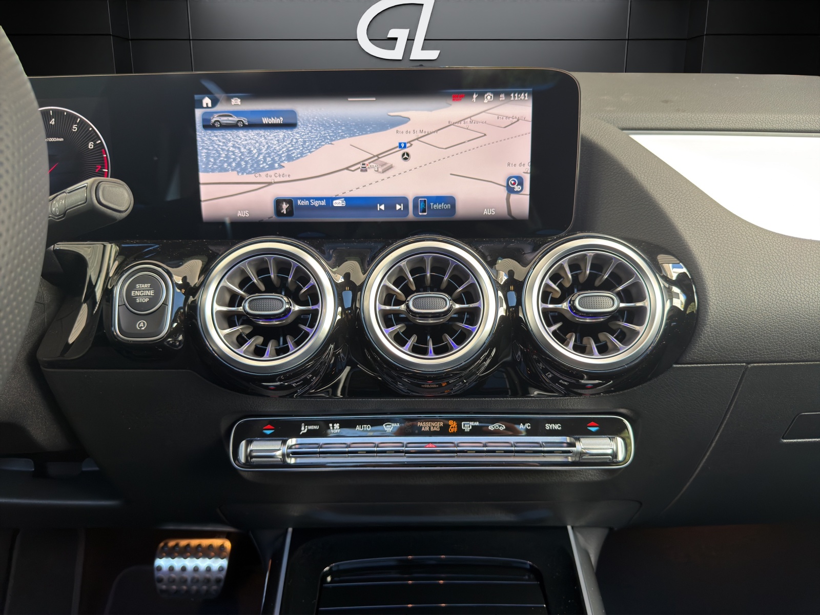 MERCEDES-BENZ GLA 200 Night Star 7G-DCT-image-14