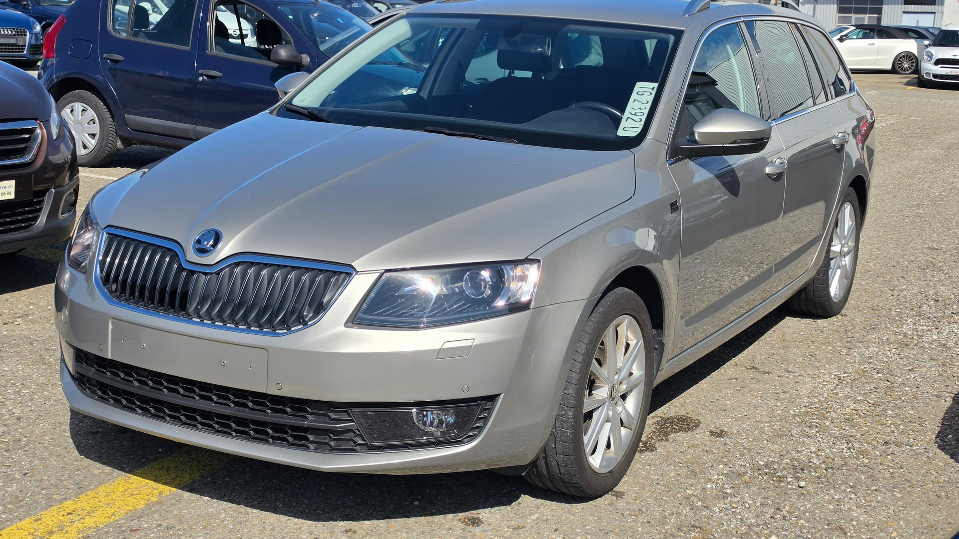SKODA Octavia Combi 1.8 TSI Swiss Joy 4x4 DSG-image-0