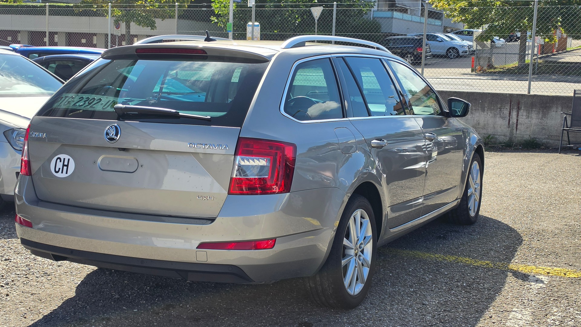 SKODA Octavia Combi 1.8 TSI Swiss Joy 4x4 DSG-image-11