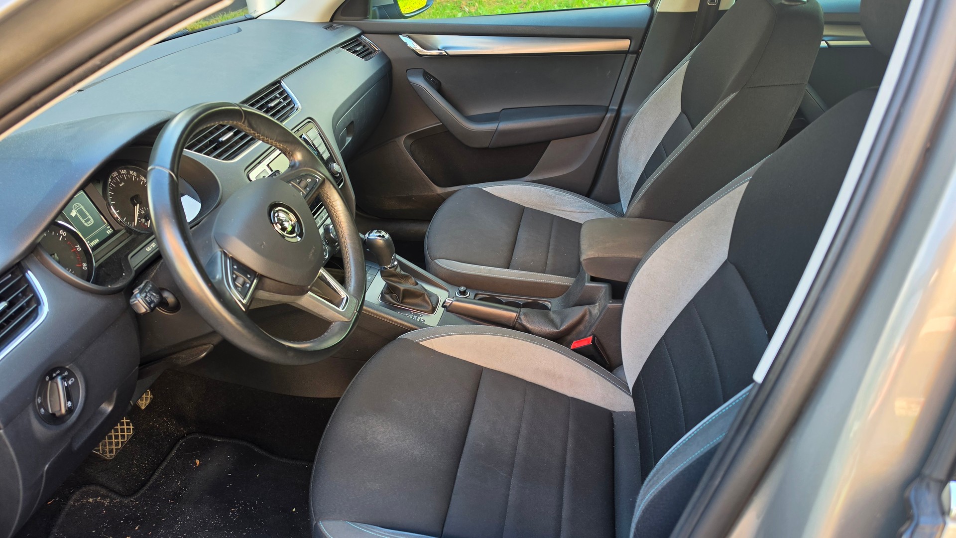 SKODA Octavia Combi 1.8 TSI Swiss Joy 4x4 DSG-image-15