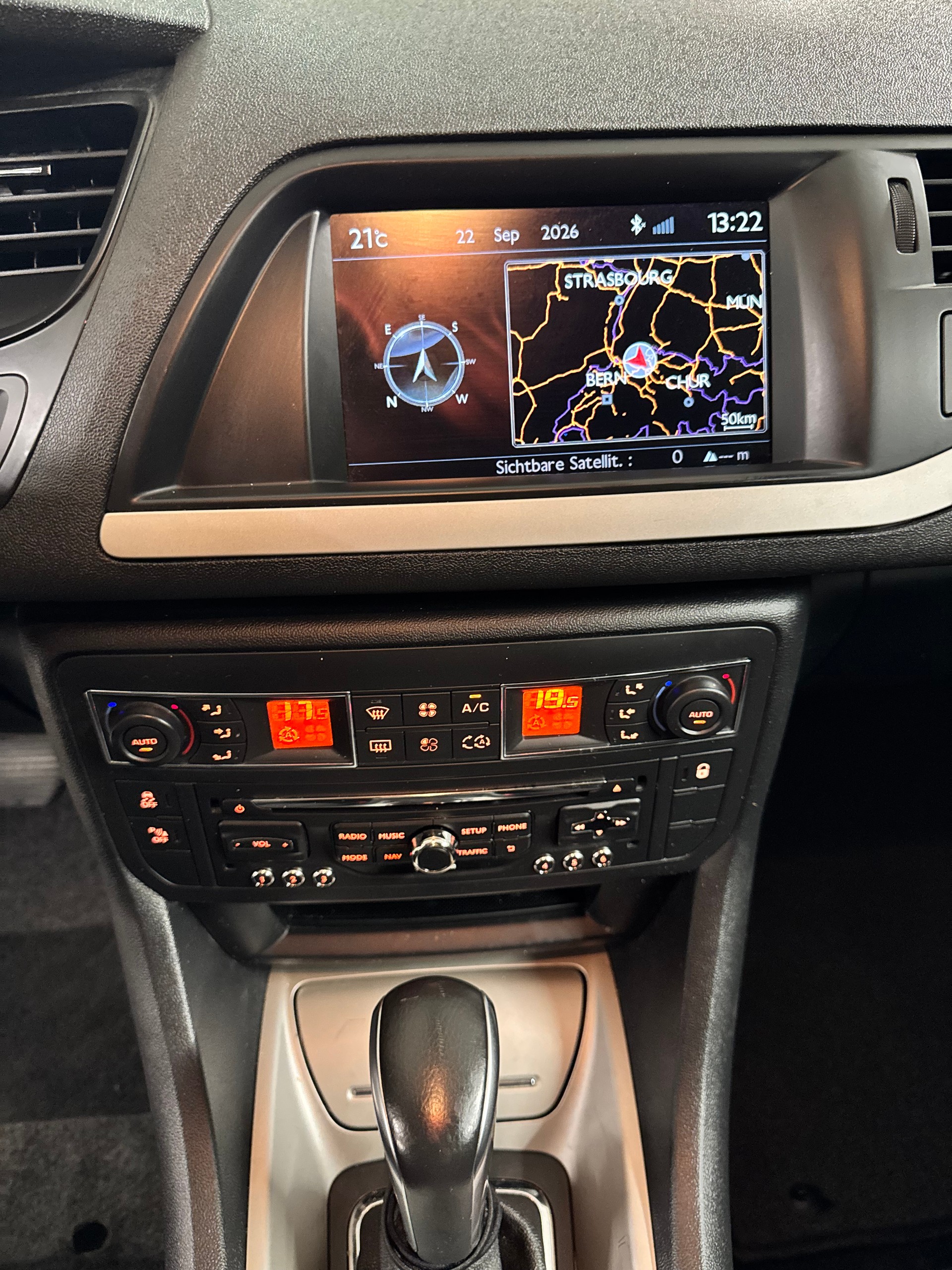 CITROEN C5 Tourer 1.6 Turbo Exclusive Automatic-image-13
