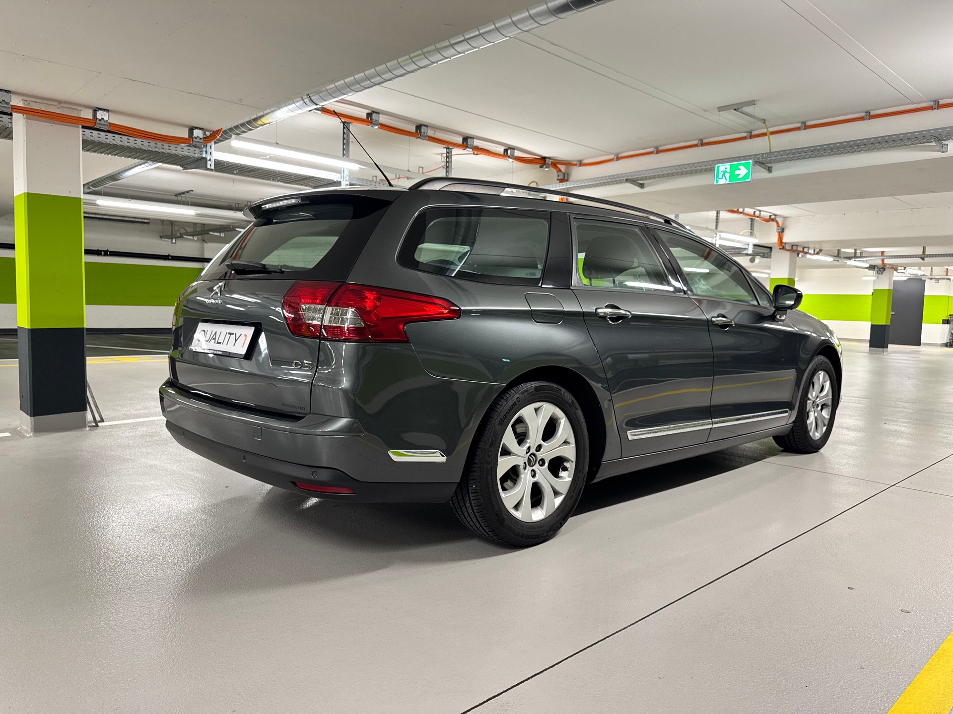 CITROEN C5 Tourer 1.6 Turbo Exclusive Automatic-image-4