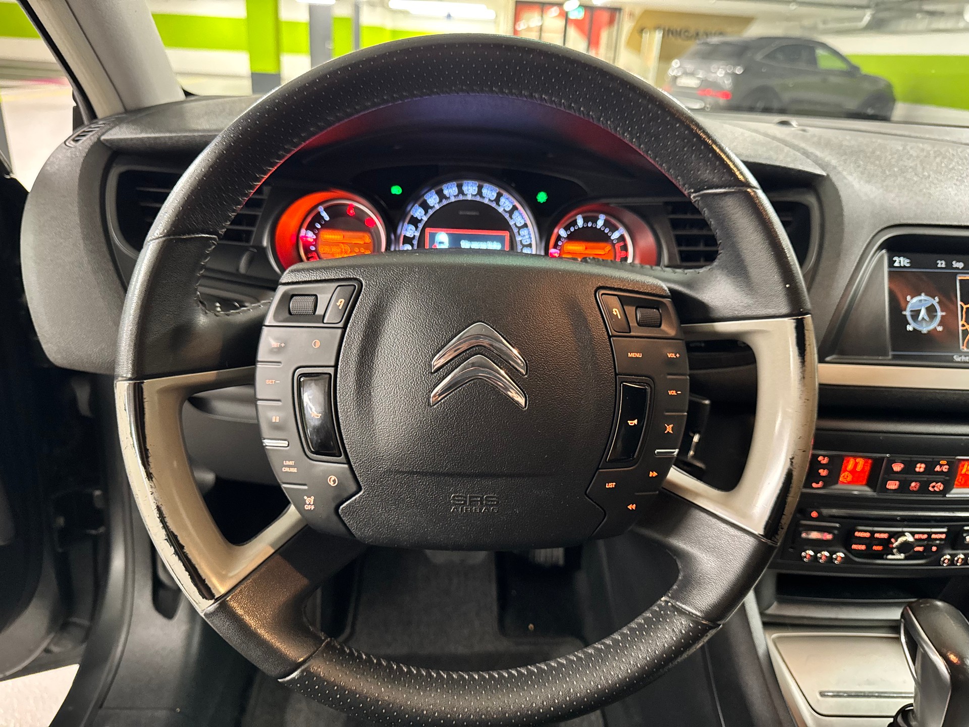 CITROEN C5 Tourer 1.6 Turbo Exclusive Automatic-image-12