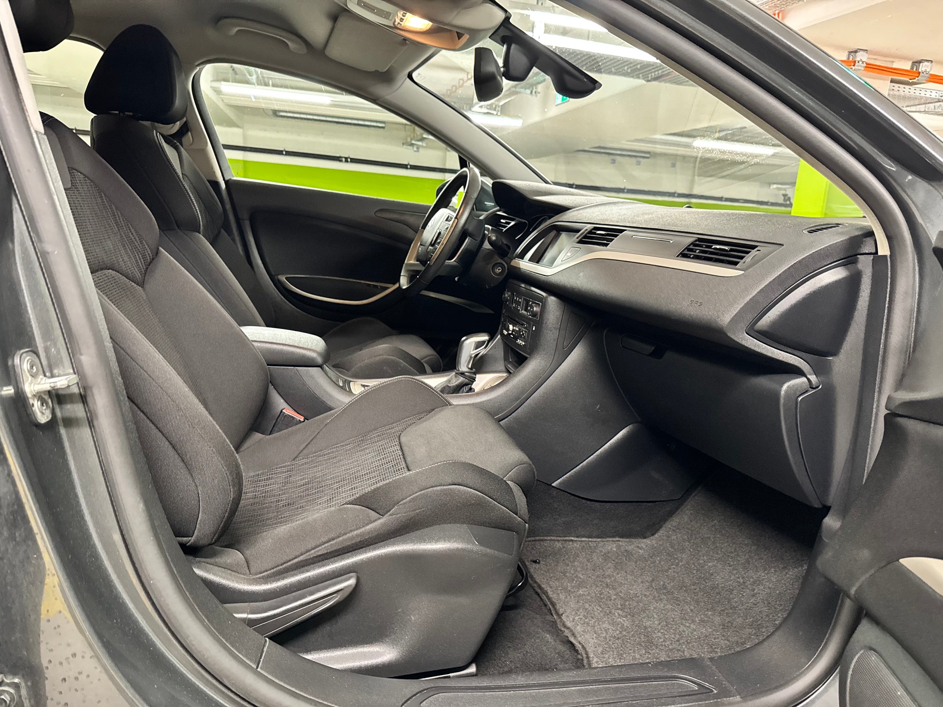 CITROEN C5 Tourer 1.6 Turbo Exclusive Automatic-image-10