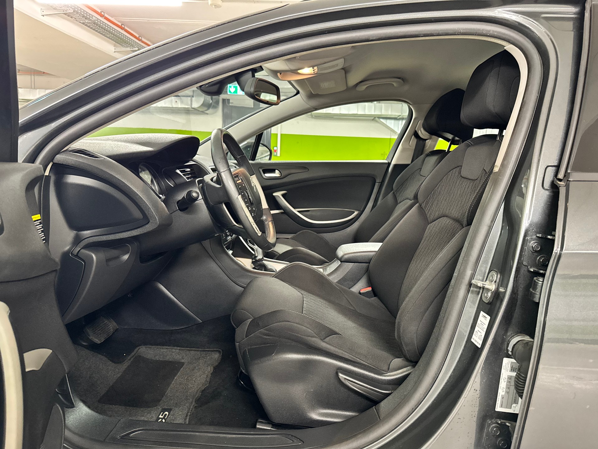 CITROEN C5 Tourer 1.6 Turbo Exclusive Automatic-image-14