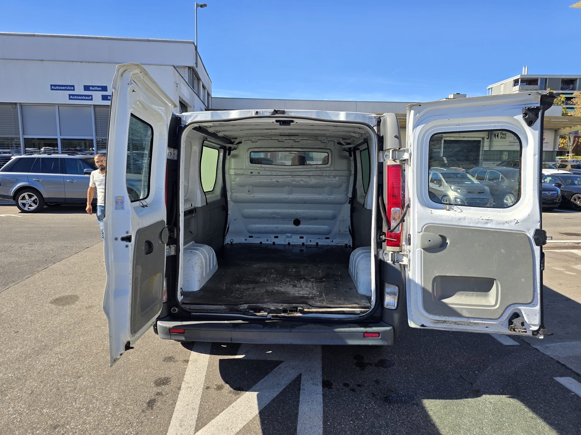 OPEL Vivaro 2.0 CDTI 2.7t L1H1-image-8
