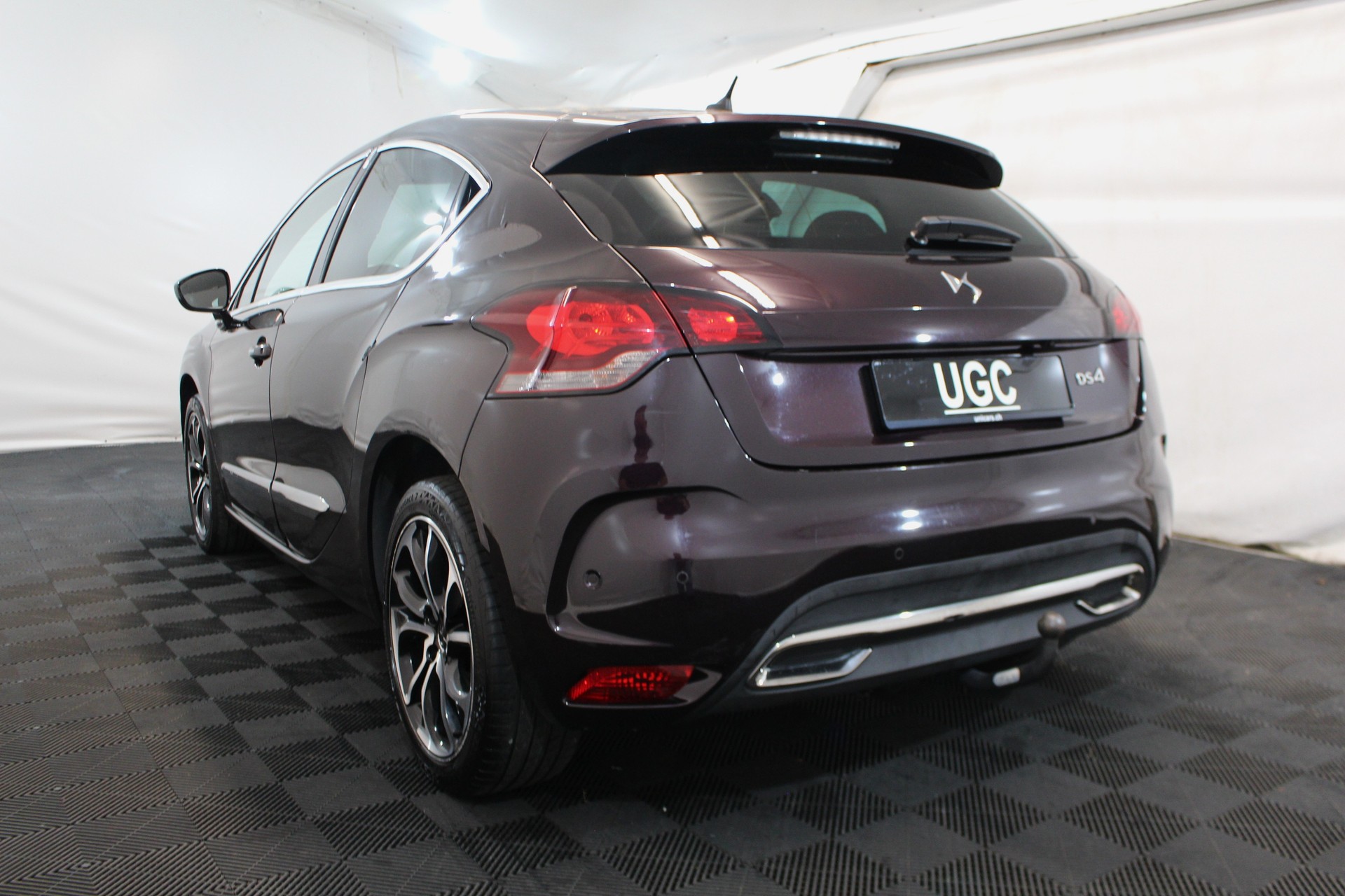 DS AUTOMOBILES DS4 2.0 BlueHDi 180 Sport Chic-showroom-element-3