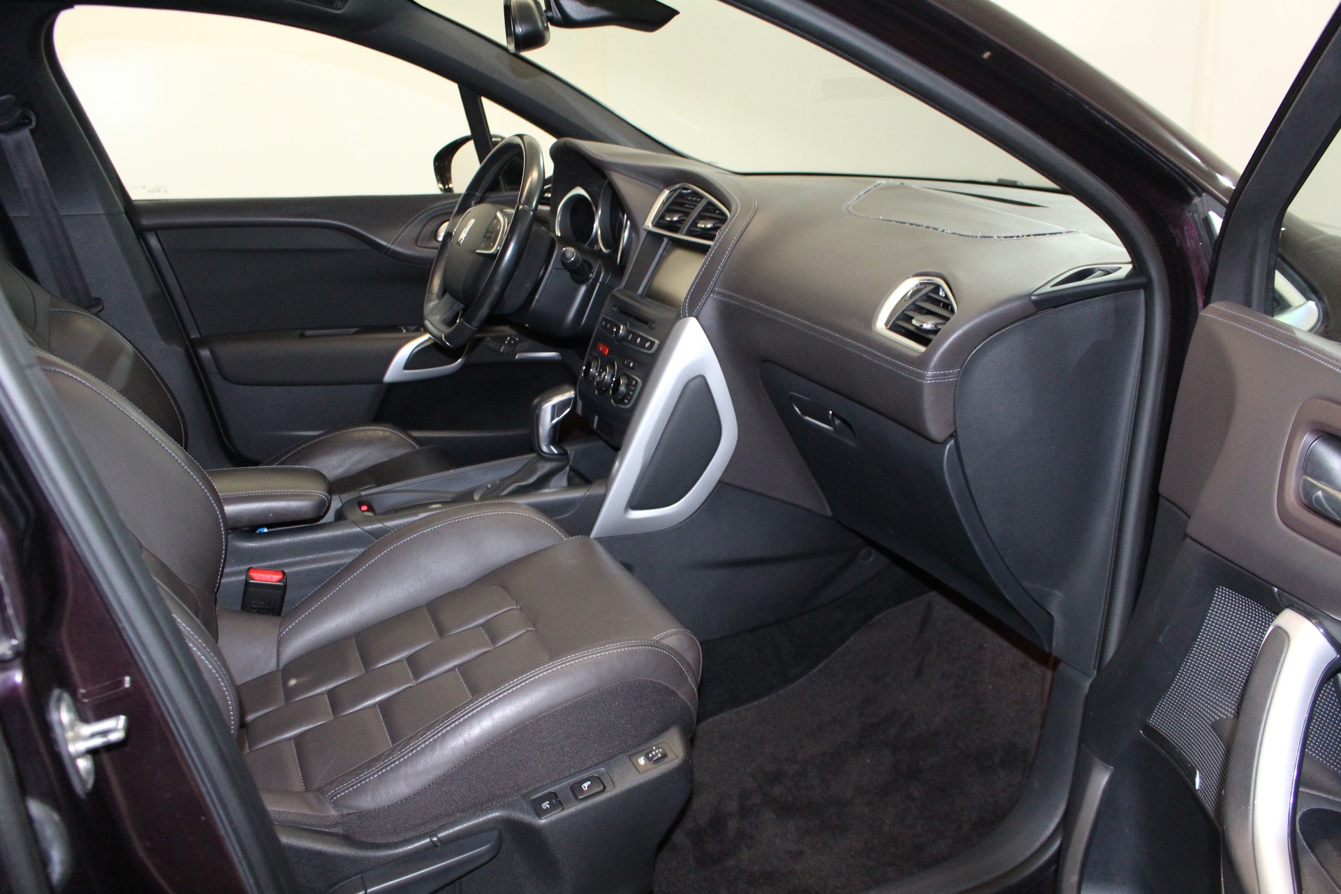 DS AUTOMOBILES DS4 2.0 BlueHDi 180 Sport Chic-image-10