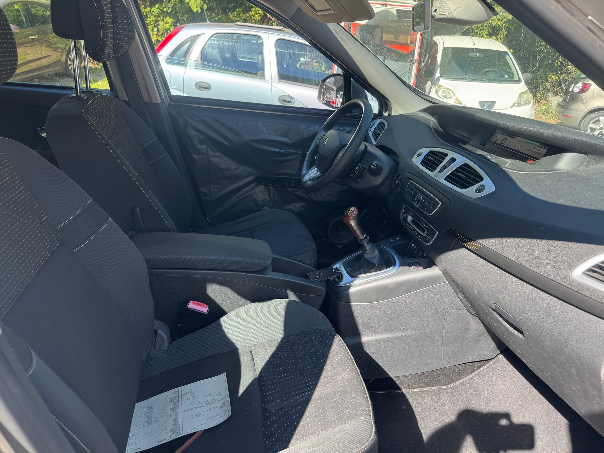 RENAULT Scénic 1.4 16V Turbo Privilège-image-7