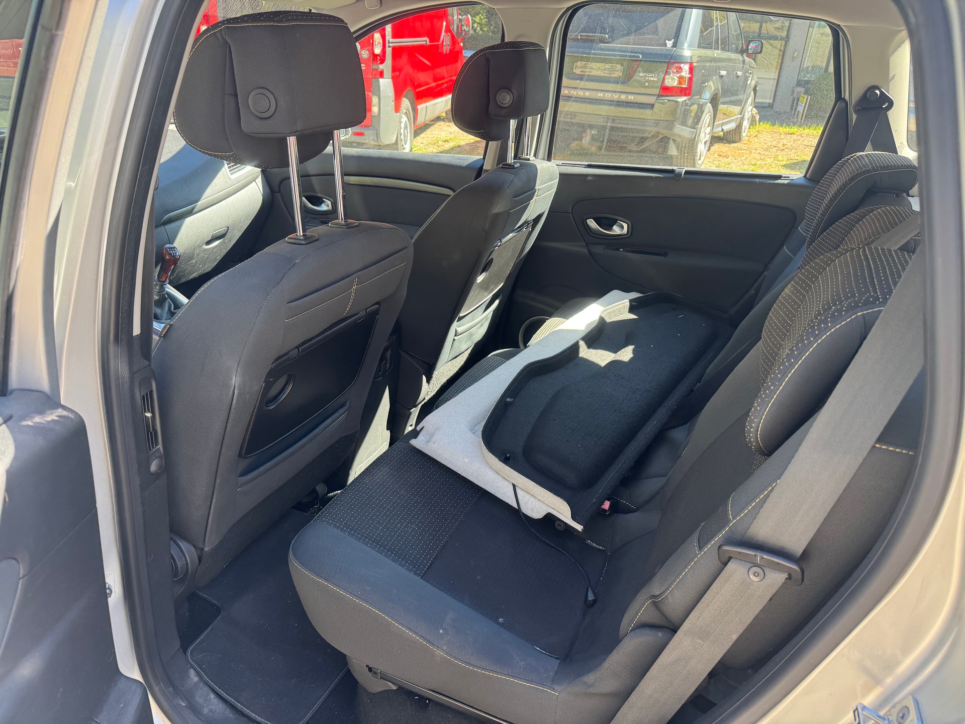 RENAULT Scénic 1.4 16V Turbo Privilège-image-8