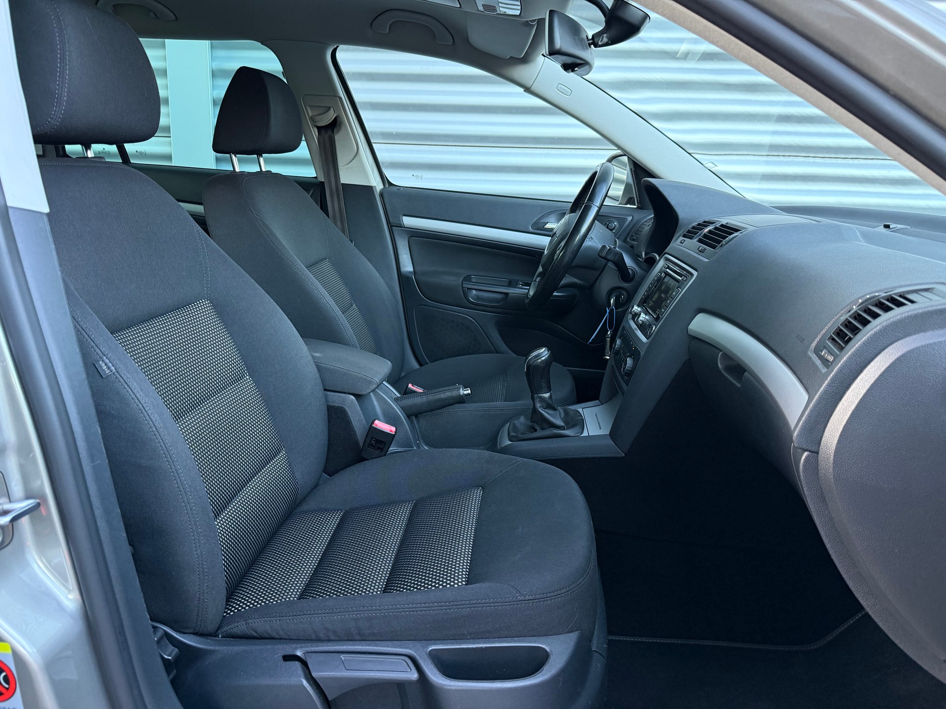 SKODA Octavia Combi 2.0 TDI AllDrive 4x4-image-7