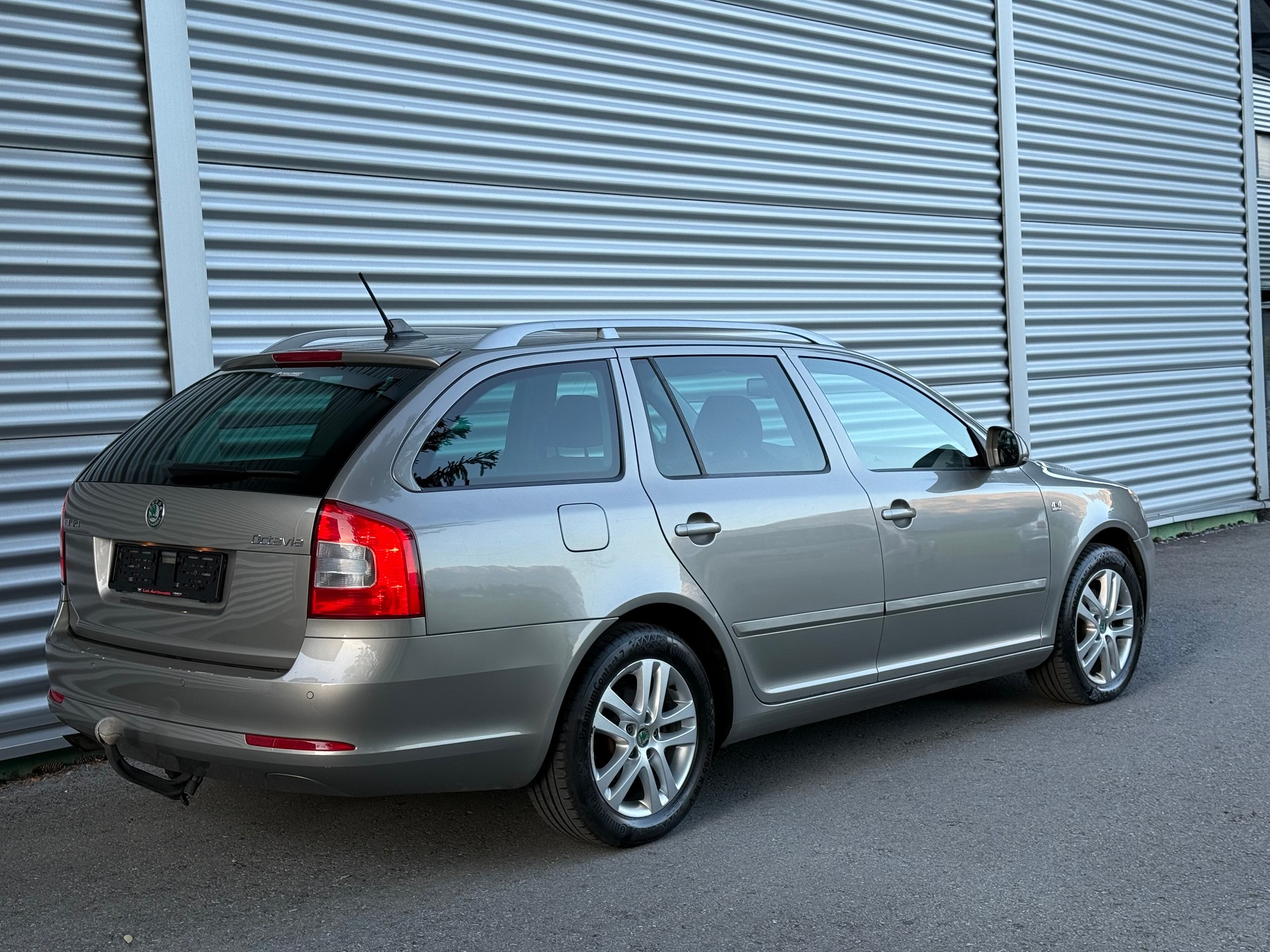 SKODA Octavia Combi 2.0 TDI AllDrive 4x4-image-5