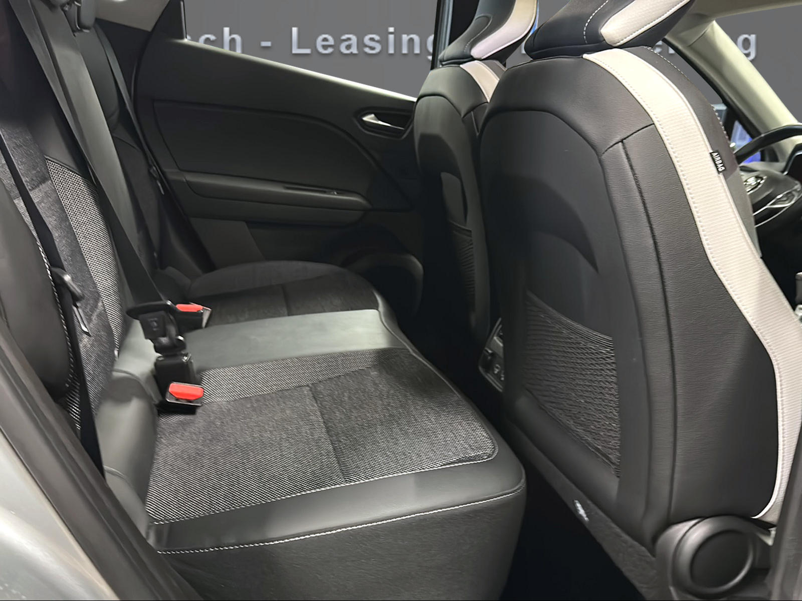 RENAULT Captur 1.6 E-Tech 160 Intens DHT-image-12