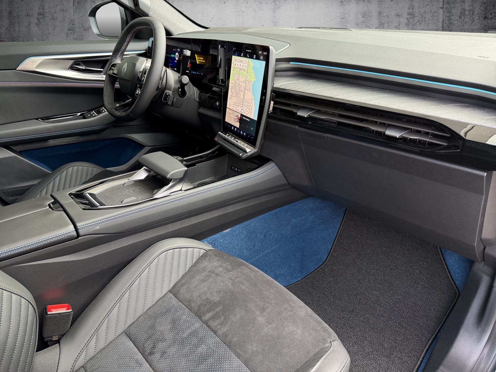RENAULT Rafale 1.2 E-Tech Plug-in Hybrid 300 4x4 Atelier Alpine-image-8