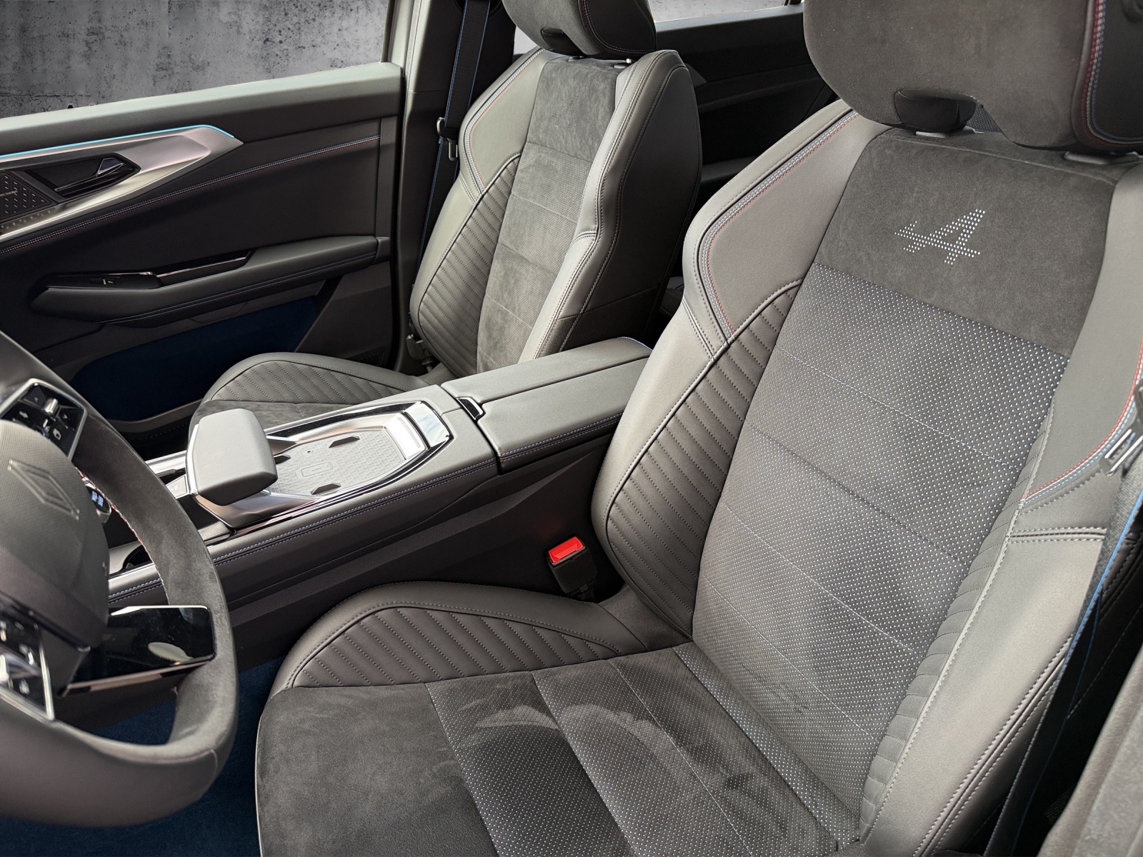 RENAULT Rafale 1.2 E-Tech Plug-in Hybrid 300 4x4 Atelier Alpine-image-14