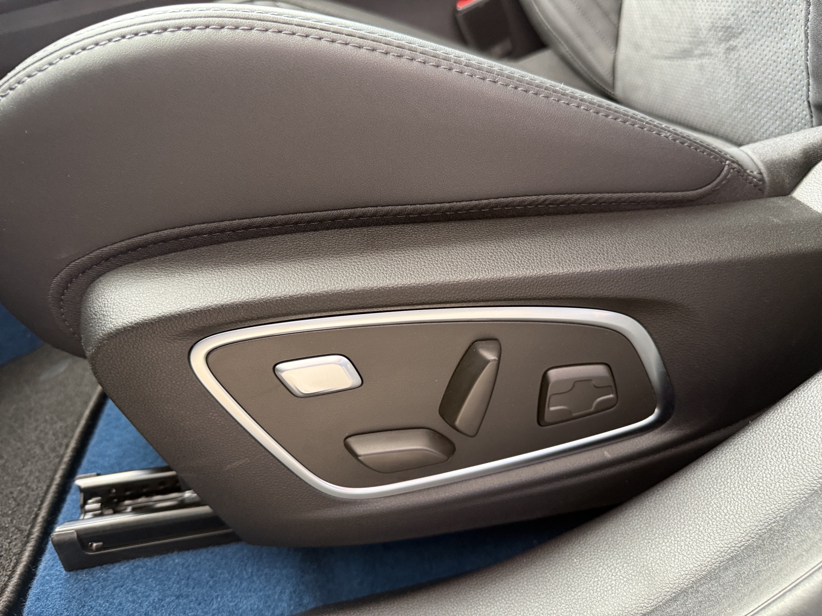 RENAULT Rafale 1.2 E-Tech Plug-in Hybrid 300 4x4 Atelier Alpine-image-13