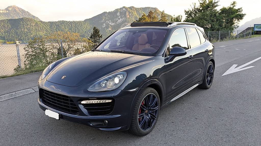 PORSCHE Cayenne GTS-image-0