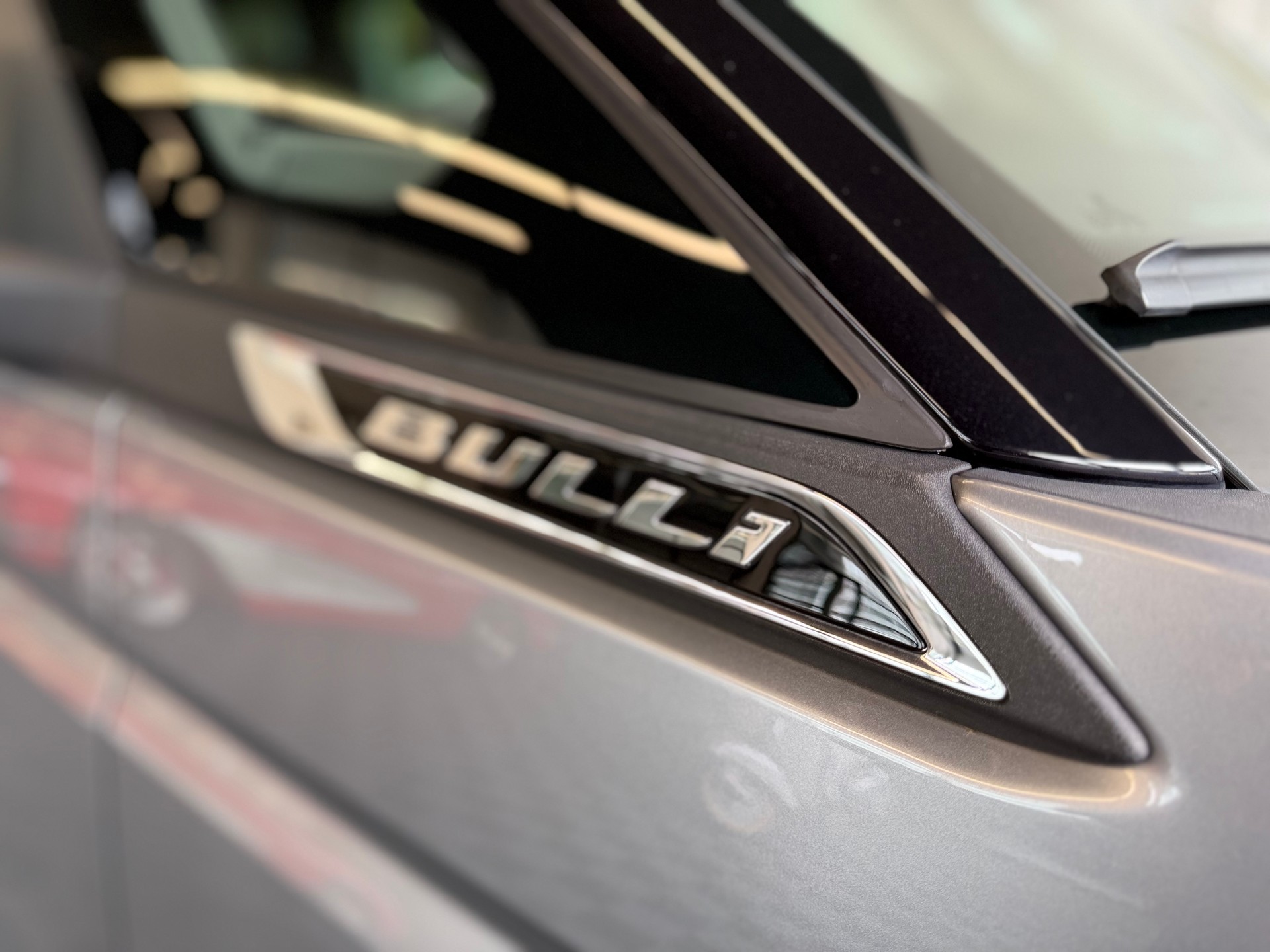 VW Multivan 2.0 TDI Life DSG Lang * BULLI EDITION * 7 SITZER LEDER / ALCANTARA * STANDHEIZUNG * HEAD UP *-showroom-element-1