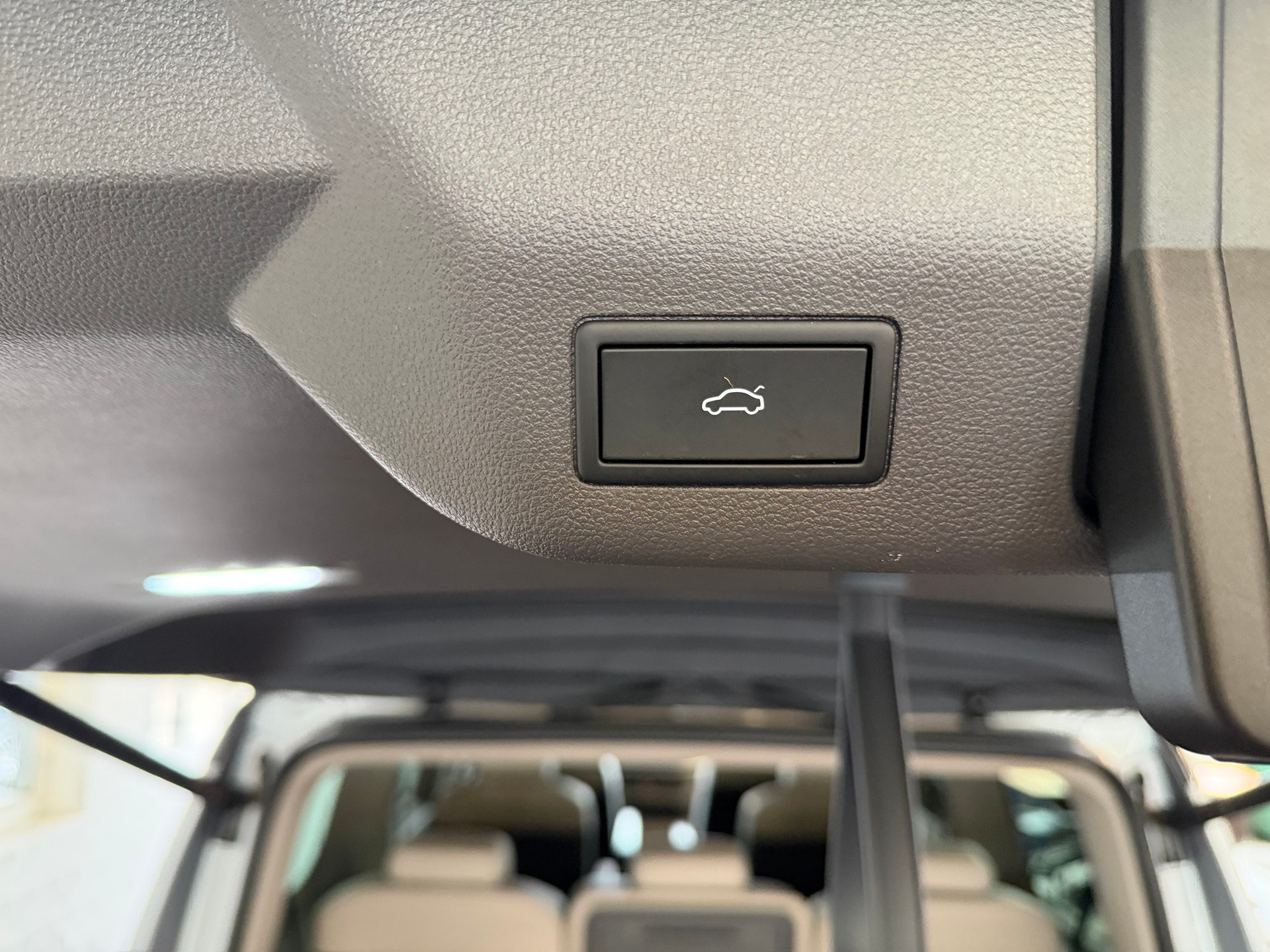VW Multivan 2.0 TDI Life DSG Lang * BULLI EDITION * 7 SITZER LEDER / ALCANTARA * STANDHEIZUNG * HEAD UP *-image-16