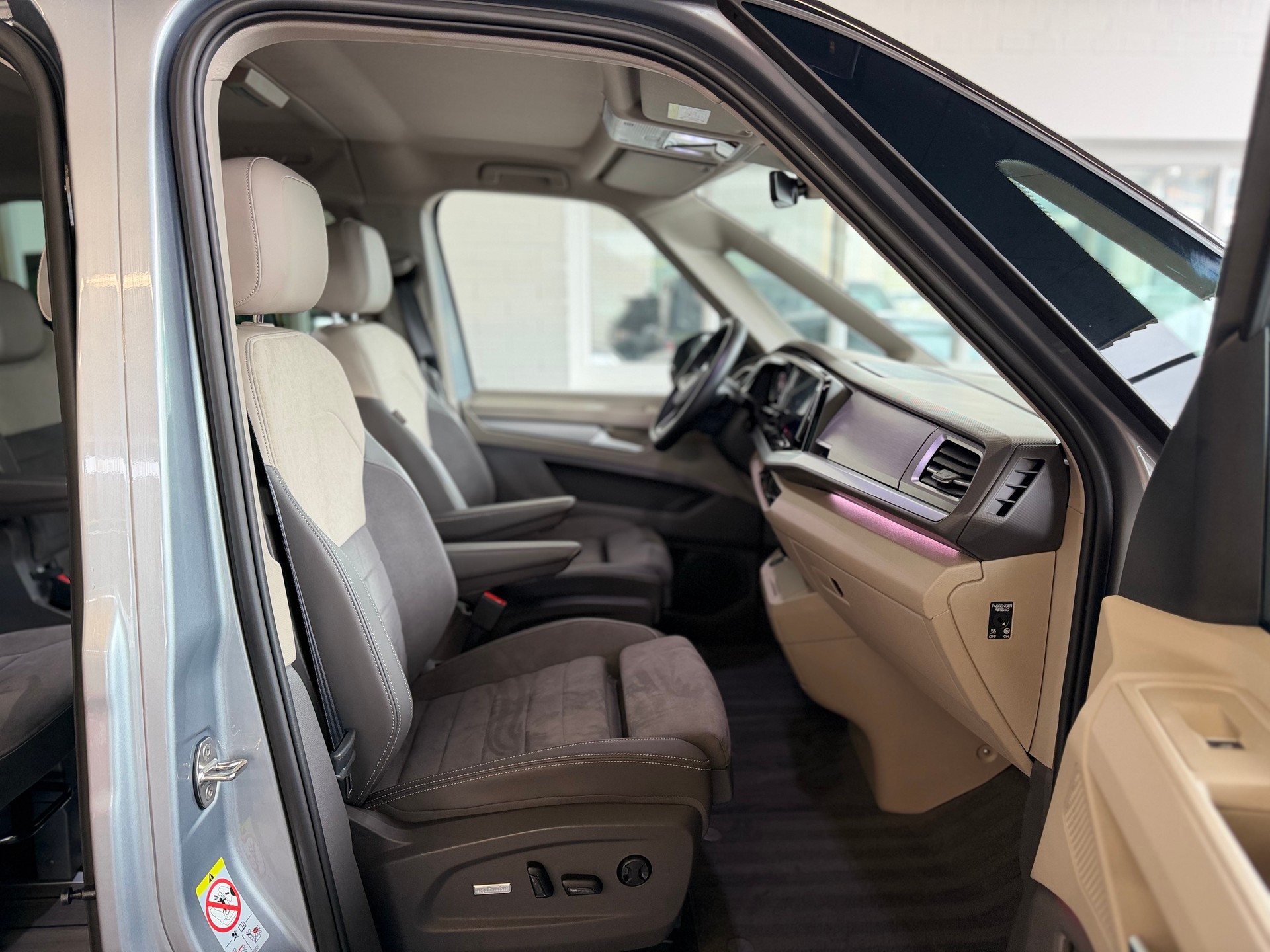 VW Multivan 2.0 TDI Life DSG Lang * BULLI EDITION * 7 SITZER LEDER / ALCANTARA * STANDHEIZUNG * HEAD UP *-image-8