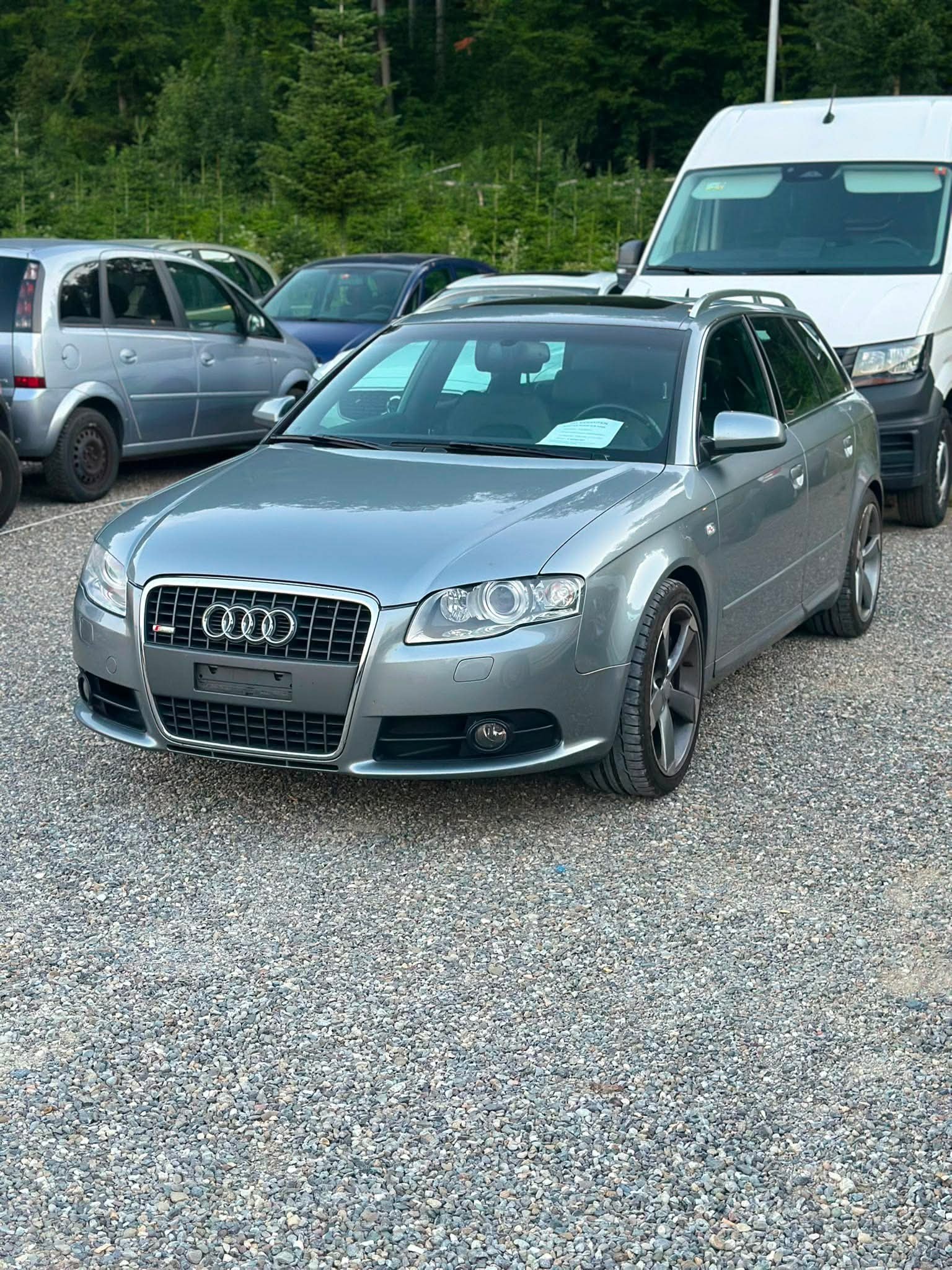 AUDI A4 Avant 2.0 Turbo FSI-image-0