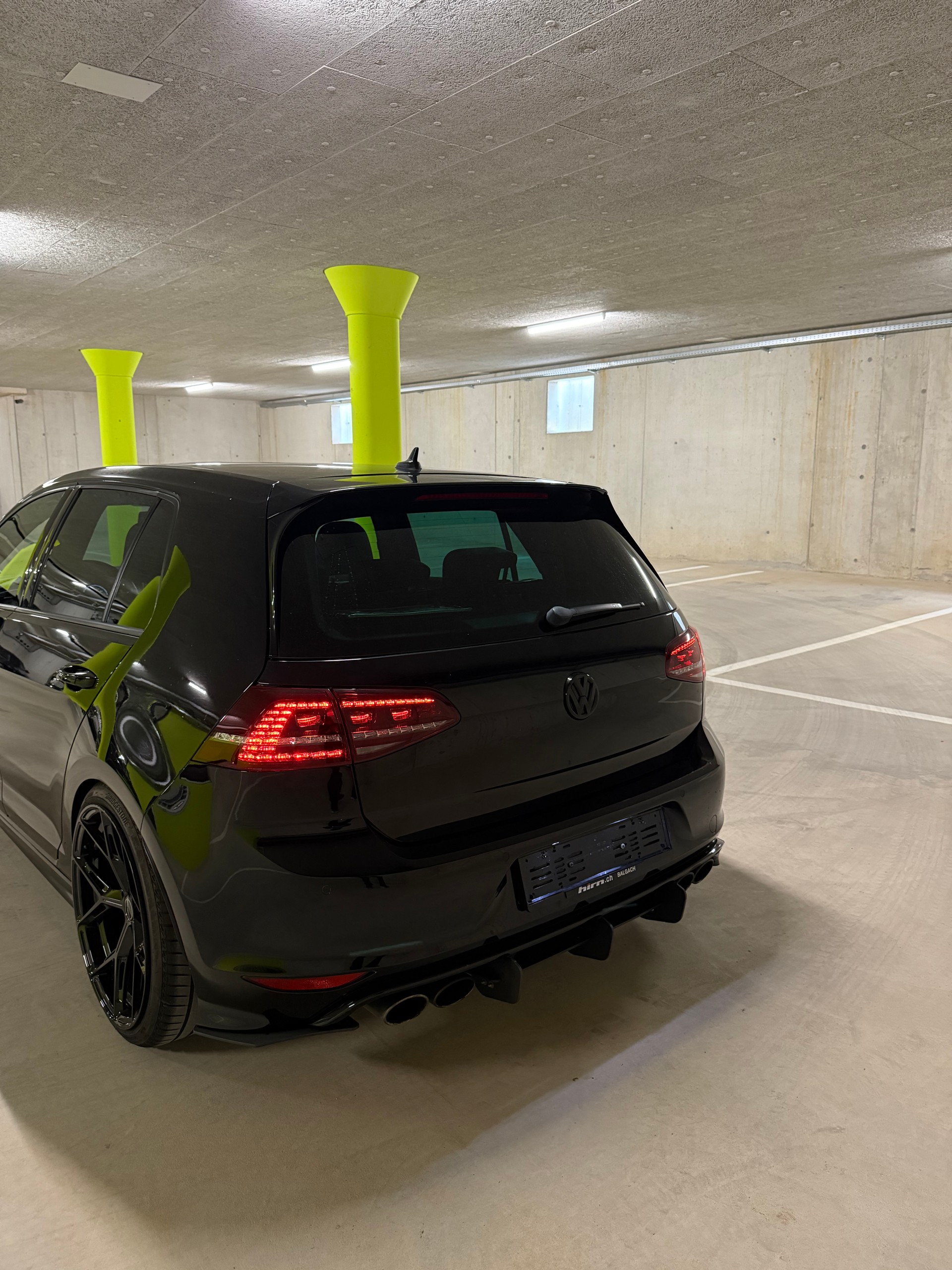 VW 2.0 TSI R DSG 4motion-image-3