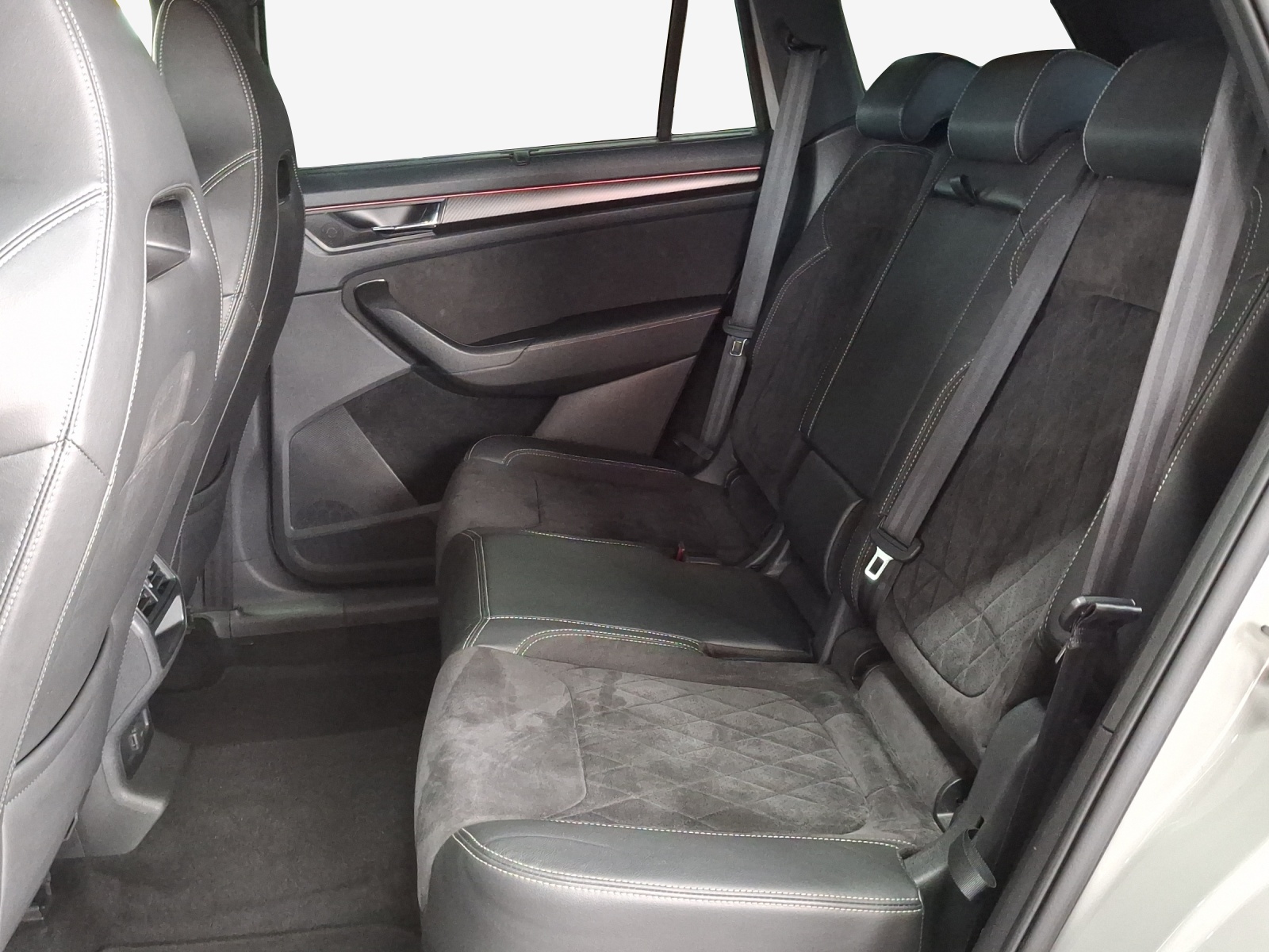 SKODA Kodiaq 2.0 TSI 4x4 Sport Line-image-11