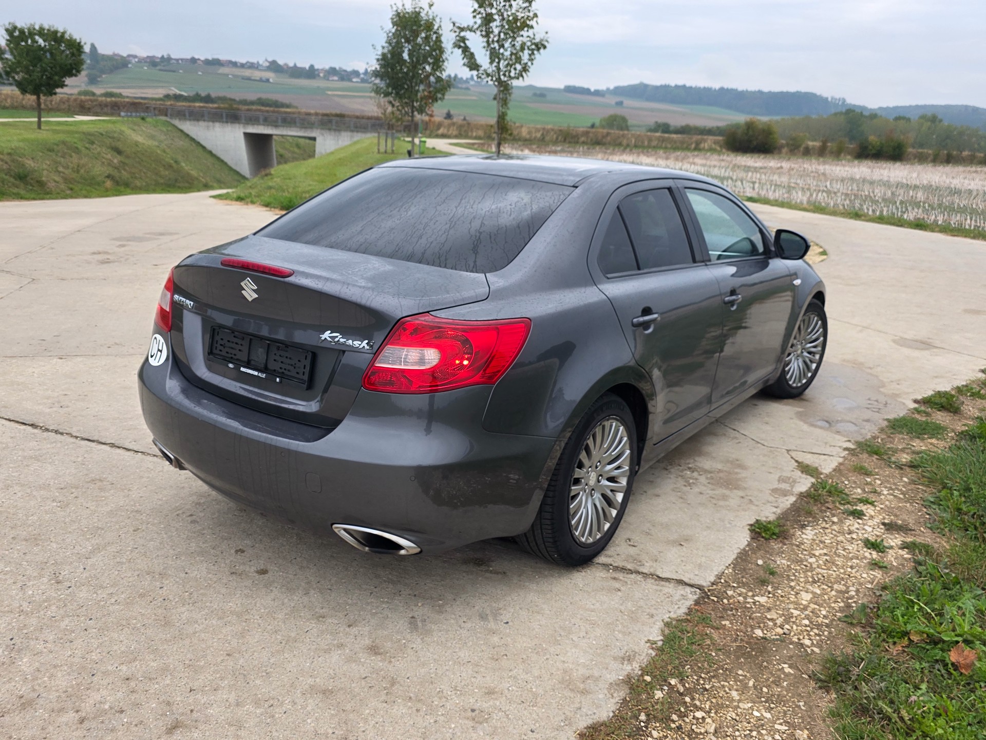 SUZUKI Kizashi 2.4 GL Top 4WD CVT-image-3
