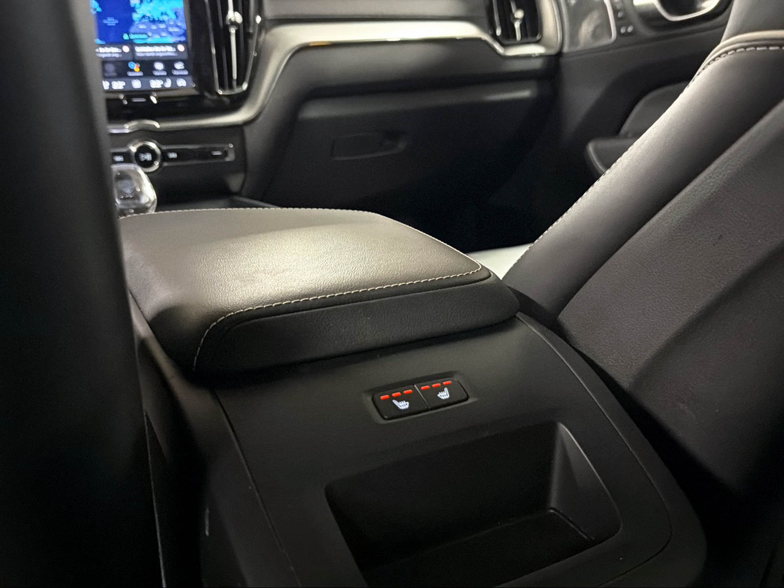 VOLVO XC60 2.0 T8 TE Polestar eAWD-image-16