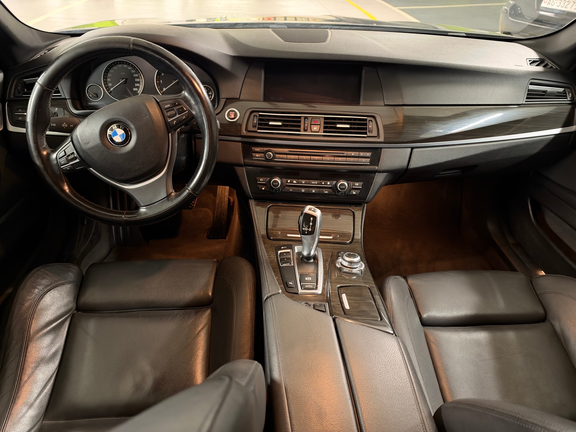 BMW 528i Steptronic-image-10