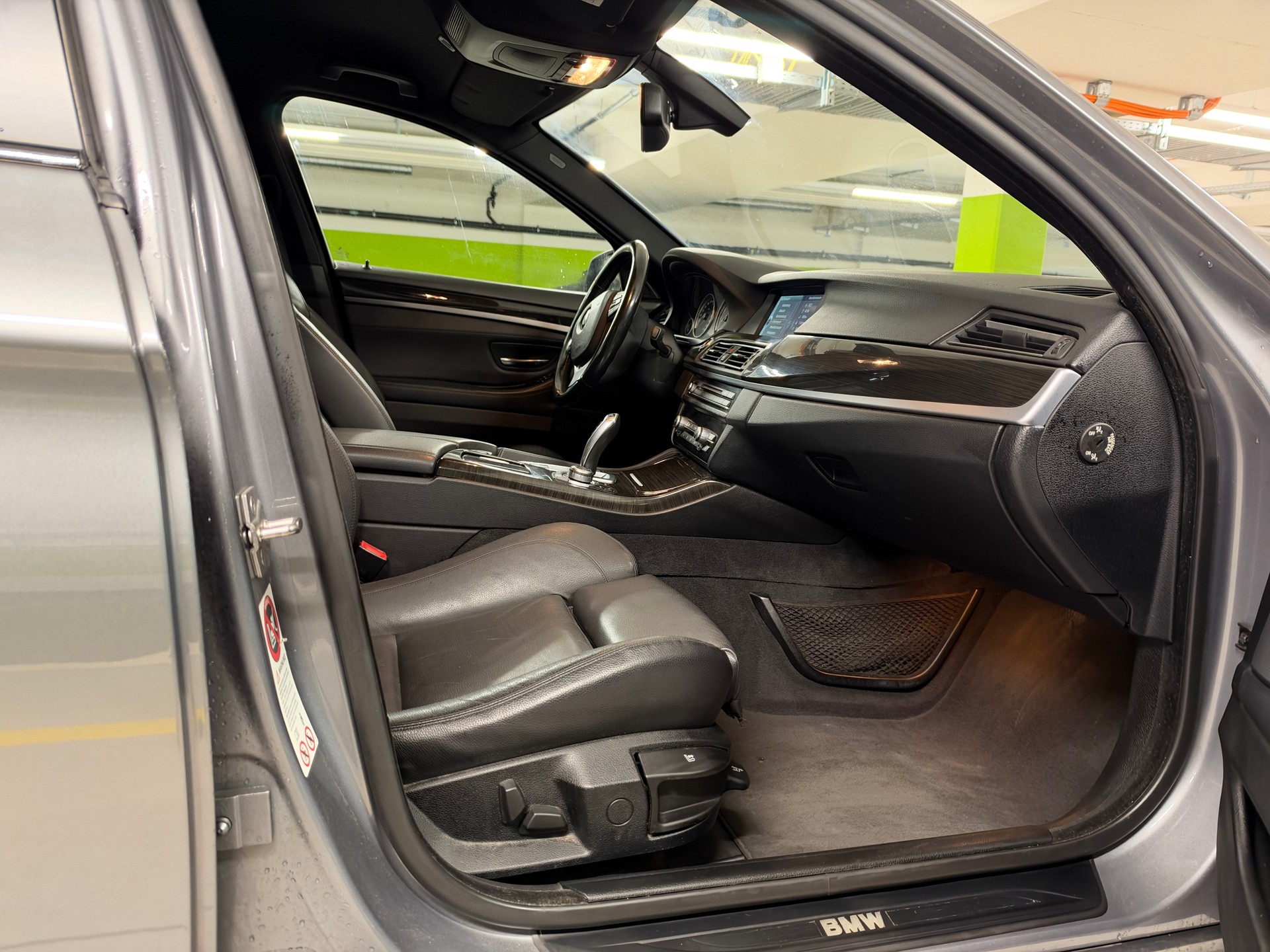 BMW 528i Steptronic-image-9